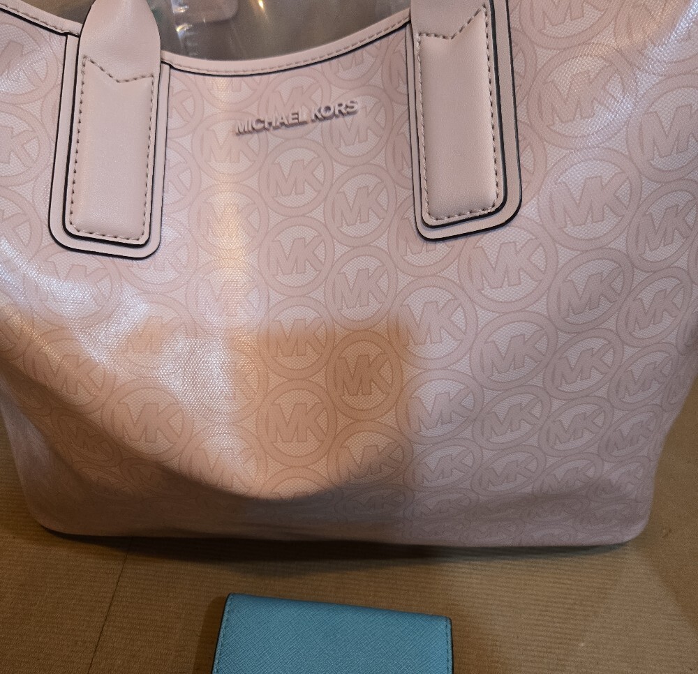 (2)Michael Kors Pale Pink Logo Tote with Light Blue Wallet - Picture 3 of 8
